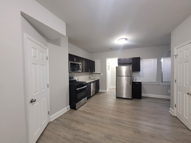 Building Photo - 3914 Ridgewood Ave Rental