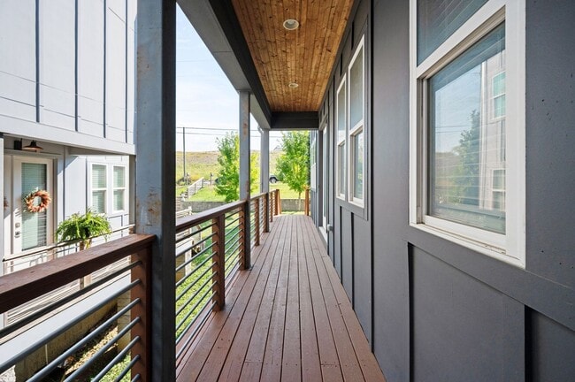 Photo - Modern 3BR/3.5BA home in Sylvan Summit, ju...