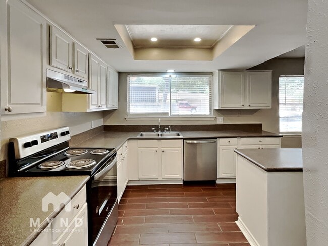 Photo - 112 Vanderbilt Ln