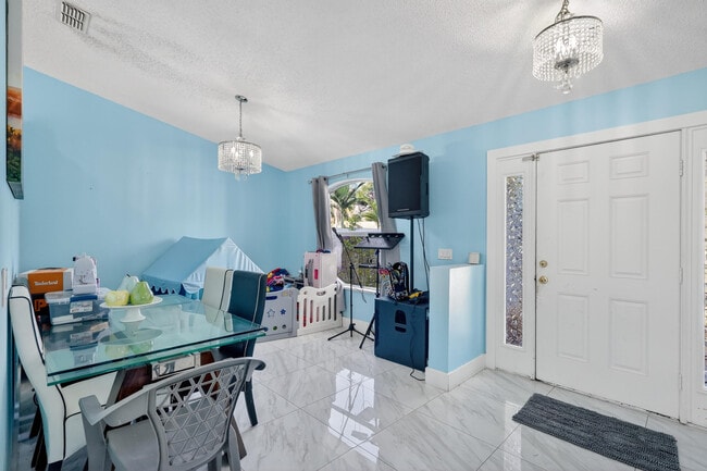 Photo - 1121 SW Ivanhoe St