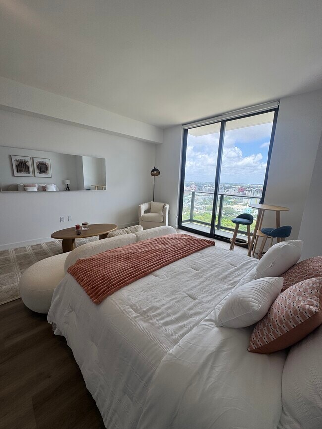 Photo - 1652 NE 2nd Ave Unidad 1622