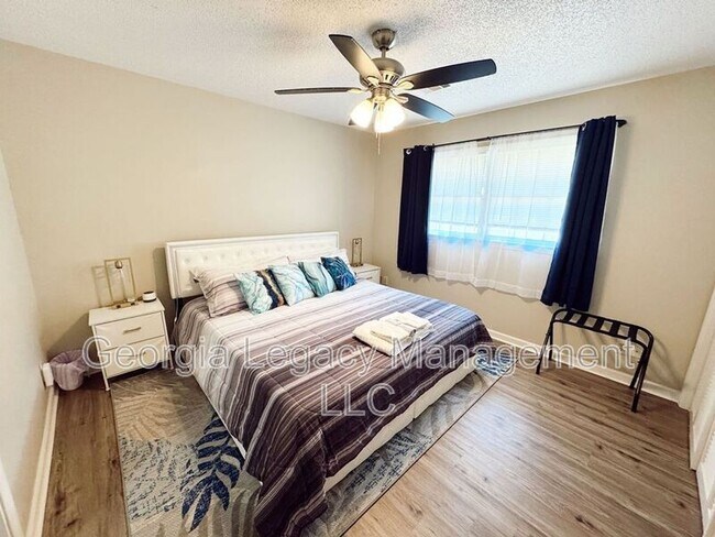 64 Creek Side Dr