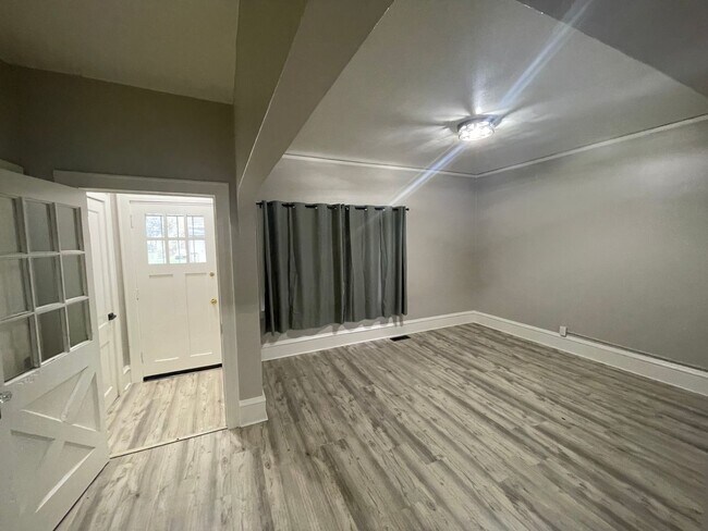 Photo - 1440 N 28th St Unit 1440 N 28th St(lower)