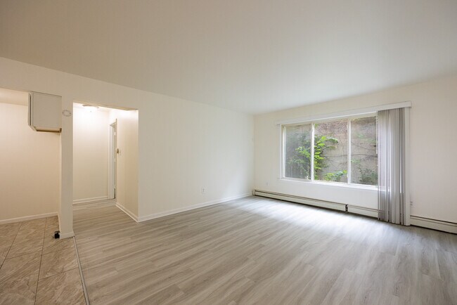 Photo - Redford Square Apartments