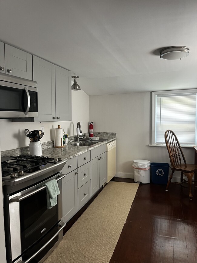 Granite kitchen & upscale S/S and DW - 142 Page Rd Unit 2FL