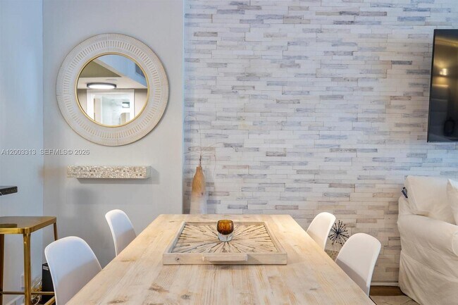 Photo - 2301 Collins Ave Unit 421