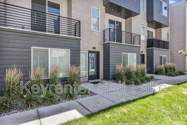 Building Photo - 230 W 1300 S St Rental