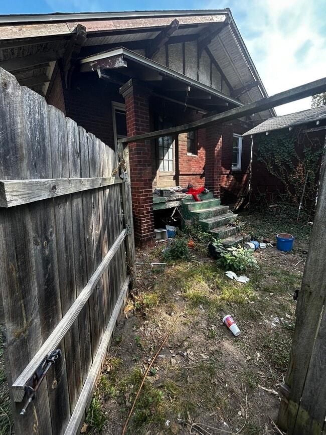 Photo - 830 N Wood River Ave