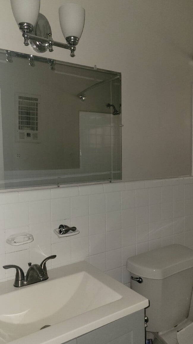 Photo - "Charming Studio Retreat in Huntsville - I... Apartment Unit G