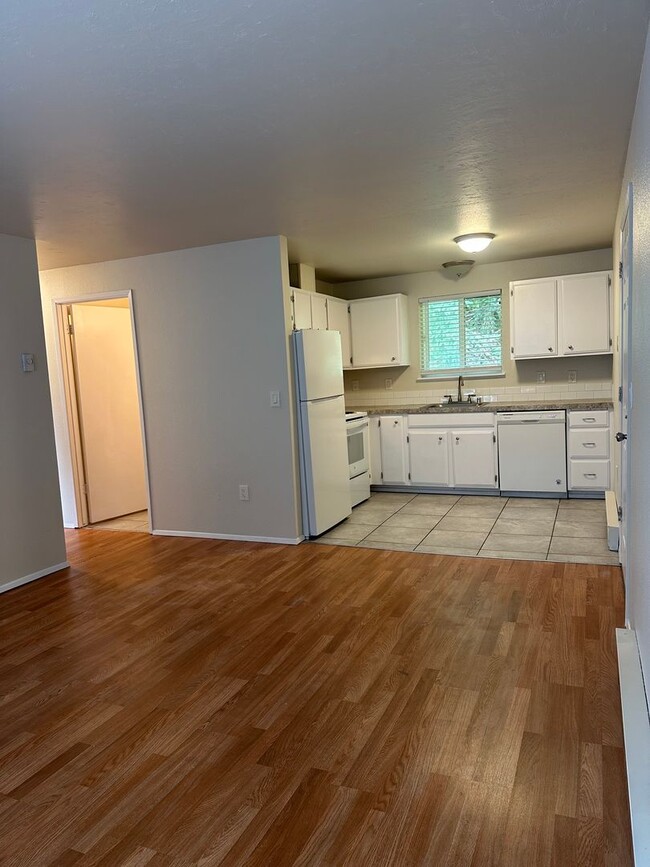 Photo - 313 W Woodworth St Unidad 01