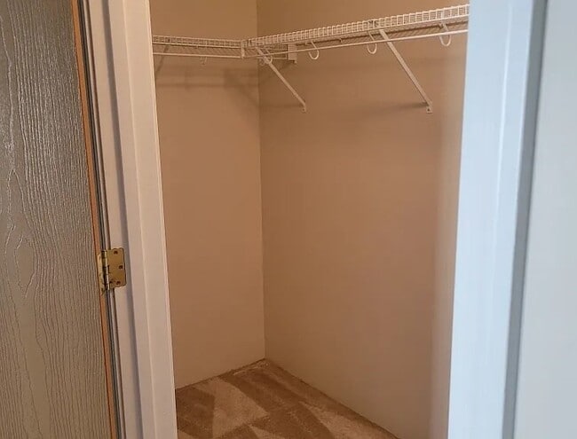 8 Greenleaf Dr Unit G