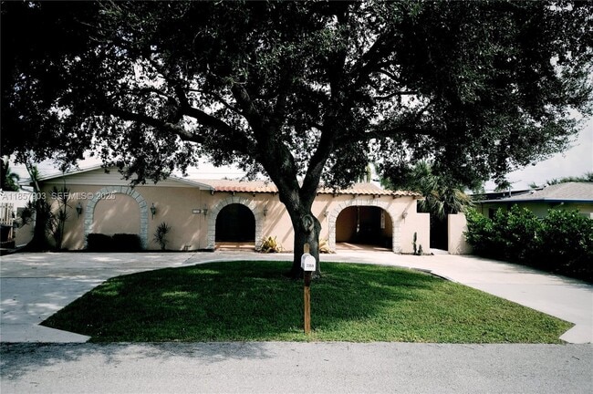 Building Photo - 2359 N Wallen Dr