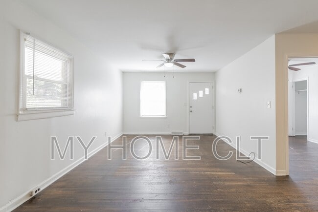 Photo - 1024 Houston St