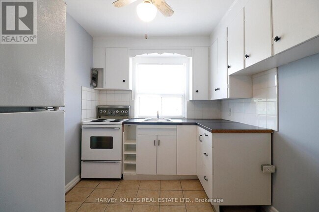 Photo - 2434 Keele St Unit 10