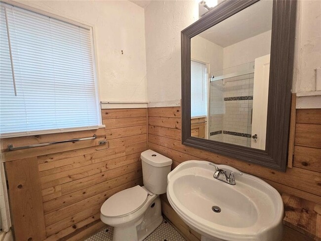 Photo - 2203 N Barnes Ave
