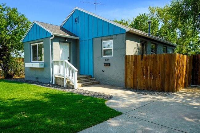 Photo - 4213 W Clark St