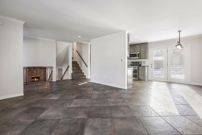 Photo - 28 E 55th St