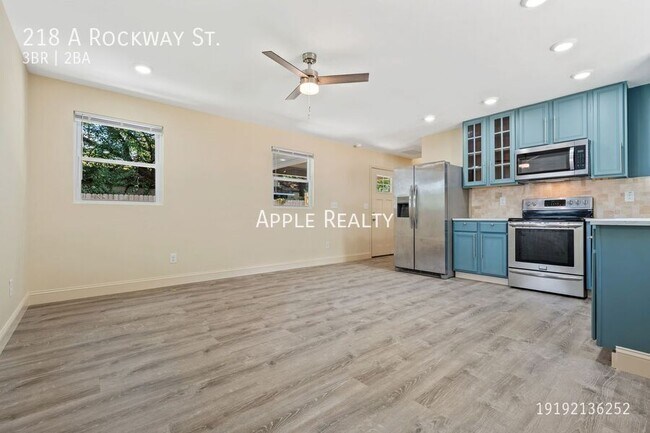 Photo - 218 W Rockway St