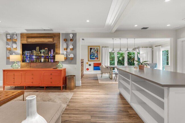Photo - 700 Vilabella Ave