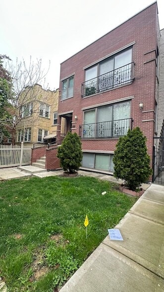 5523 N Sawyer Ave Unit G