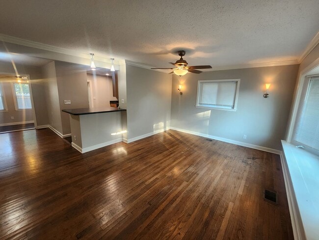 Photo - Updated 3 bedroom 1.5 home great for enter...