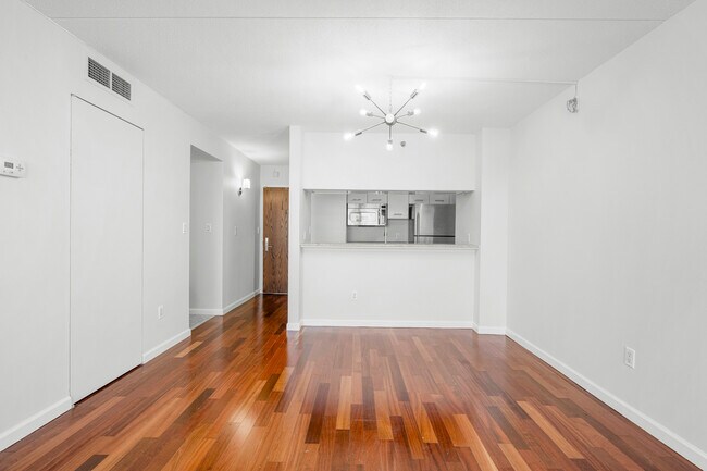 Photo - 4 Martine Ave