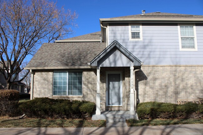 2 Bedroom Townhome with Attached Garage - 2 Bedroom Townhome with Attached Garage