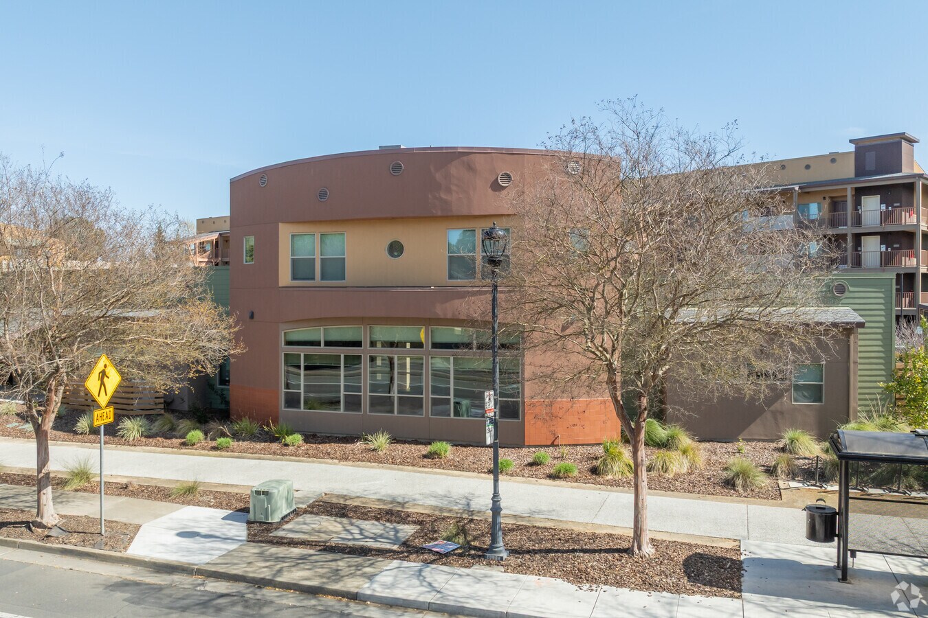 Foto alternativa del edificio - Creekside Davis Apartments