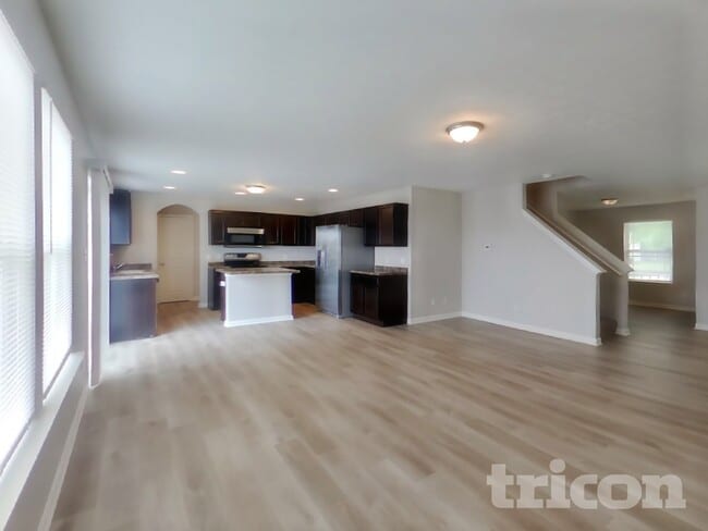 Photo - 818 Westpointe Dr