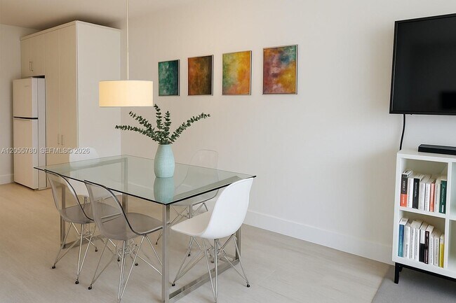 Photo - 2301 Collins Ave Unit 636