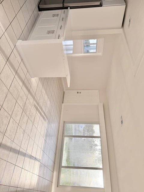 Photo - 231 NE 16th Ave