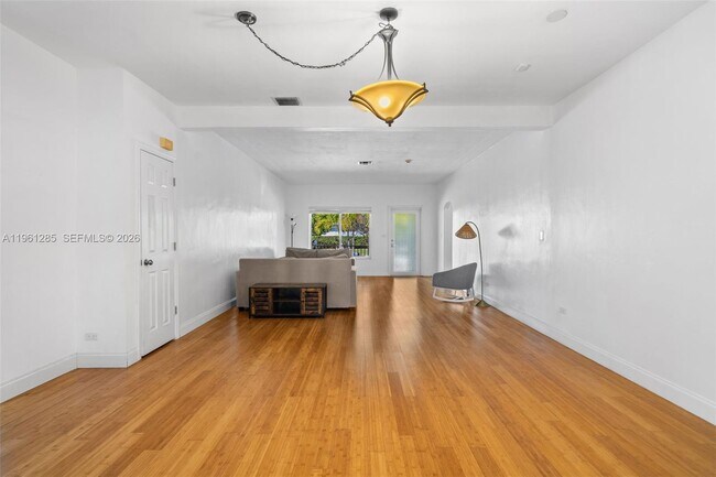 Photo - 404 N Shore Dr