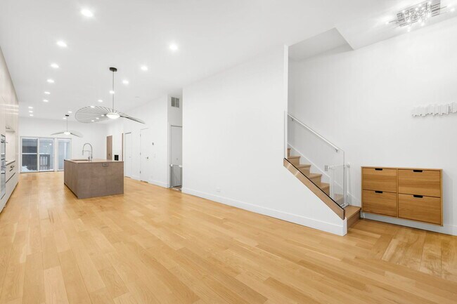 Photo - 1618 W Pierce Ave