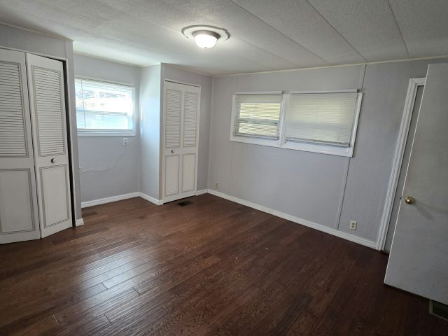 Photo - 208 49th Ave W