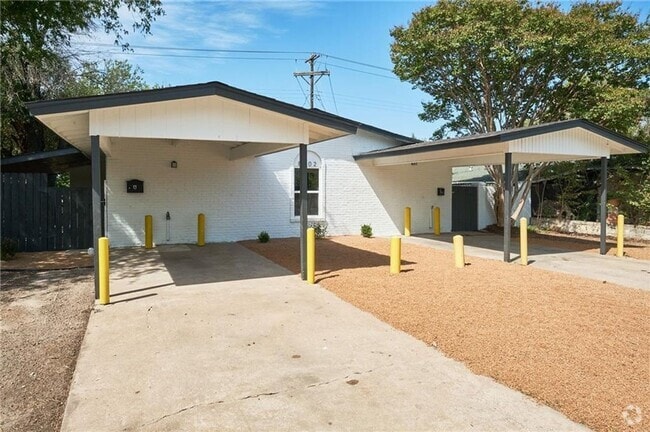 Building Photo - 8602 Fireside Dr Unit -A Rental