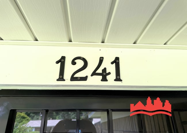 Photo - 1241 Broadmoor St