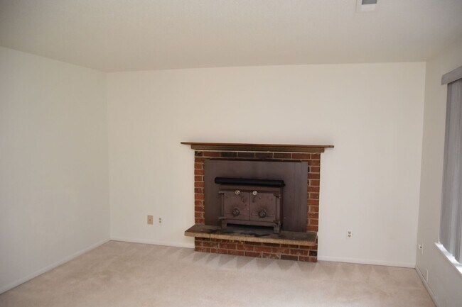 Photo - 3 Bedroom 1 Bath University Place Rambler on Quiet Cul De Sac