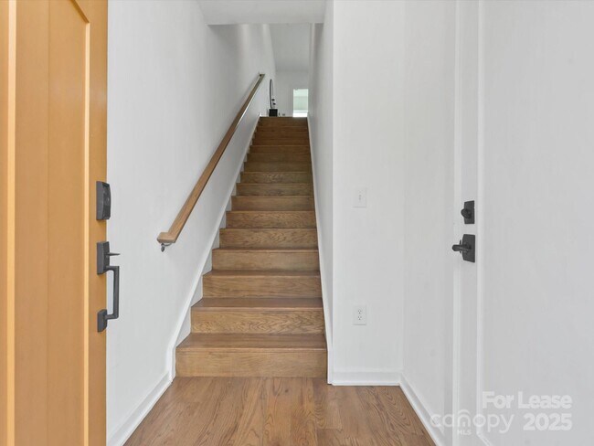 Photo - 2653 Shenandoah Ave