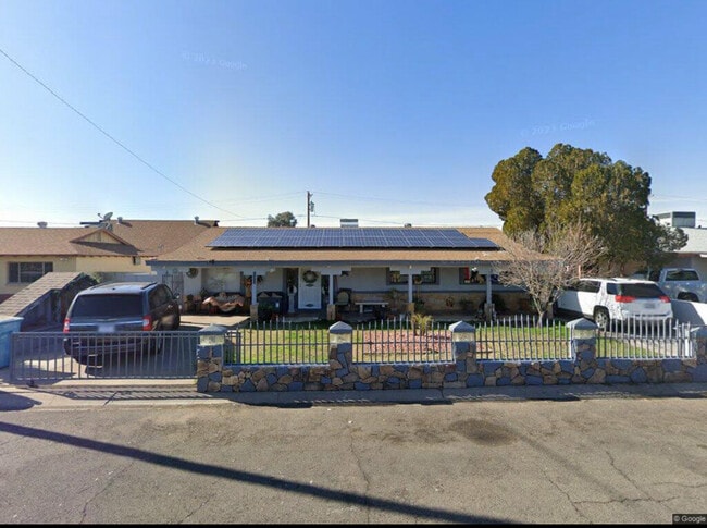 Building Photo - 5724 N 36th Dr Unit 1