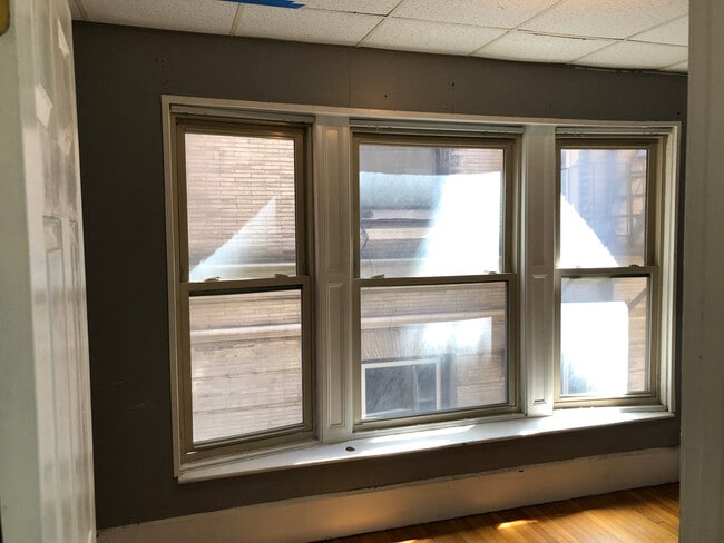 Building Photo - 915 Beacon St Rental