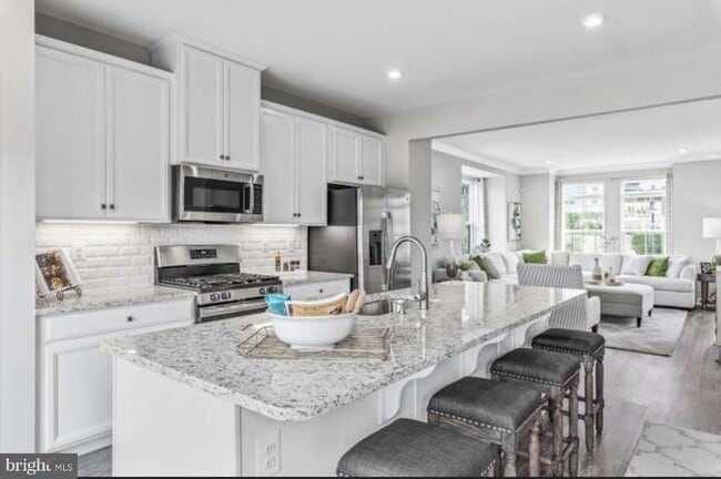 Building Photo - 2926 WATERFRONT Way