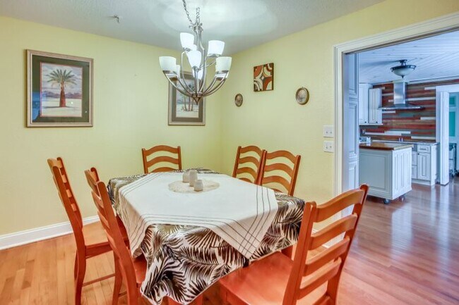 1087 Burcale Rd