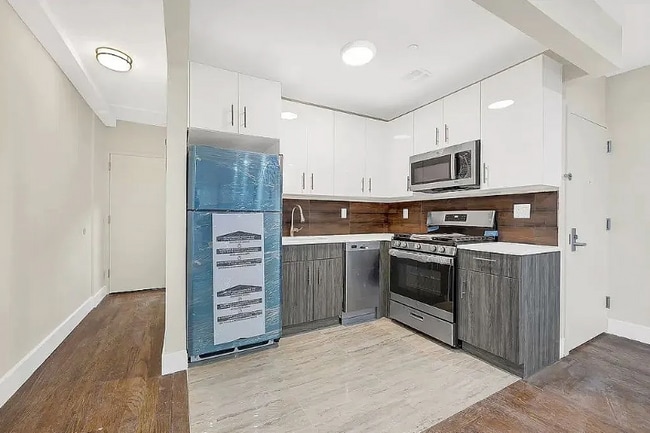 Photo - 694 E 38th St Unit 2