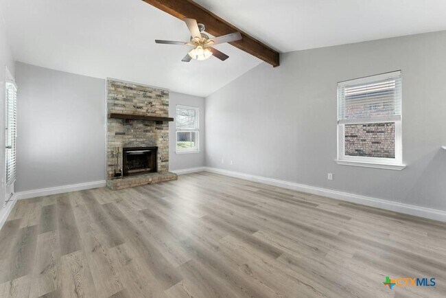 Photo - 2202 Spicewood Dr