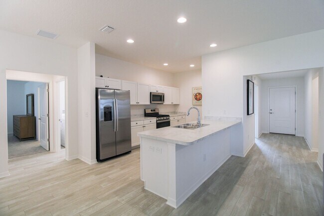 Photo - 7637 Rutherford Ln