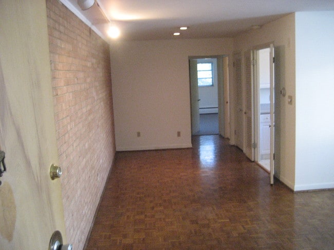 Photo - 2819 Erie Ave Unidad 8