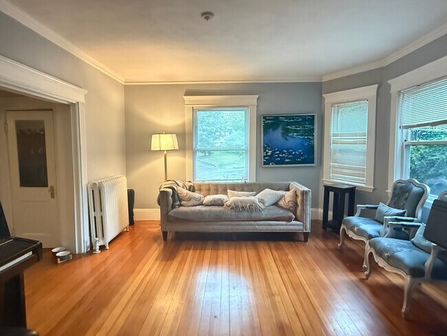 Building Photo - 60 Kilsyth Rd Unit 11