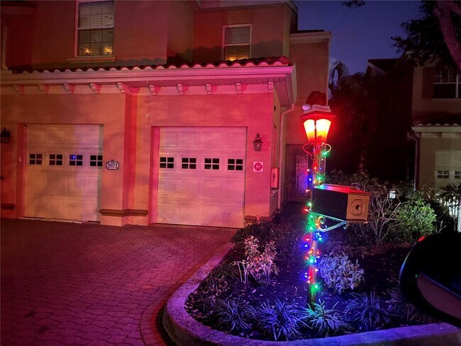 Building Photo - 3971 Square E Ln Unit 8