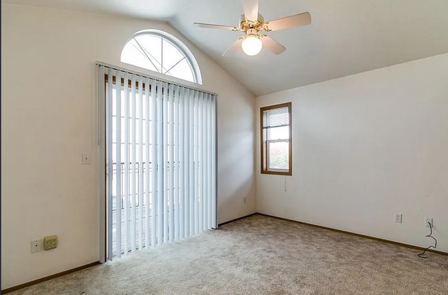 Photo - IveJ02 Unit 03