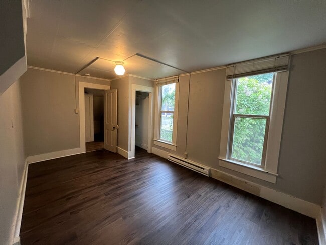 Photo - 5 bedroom 2.5 bath house next to WWU!